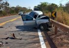 Acidente parte carro ao meio e deixa dois mortos na GO-320