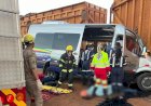 Sobe para cinco o número de mortos em acidente entre van da saúde e carreta na GO-336, em Itapaci