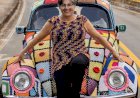 Fusca de crochê: artesã levou 7 meses para fazer trabalho que a ajudou a vencer depressão