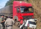 Duas pessoas morrem após carro e caminhão baterem de frente na BR-364, em Goiás