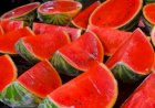 ''Não se deve comprar melancias cortadas no supermercado, especialmente se não estiverem bem congeladas'', recomenda uma nutricionista