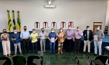 Vídeo: Prefeitos de 12 municípios se reúnem em Rialma para tratar de aquisição de vacinas contra Covid-19