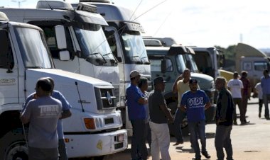 Caminhoneiros voltam a falar em greve após nova alta do diesel