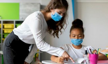 Goiás aguarda aval do governo federal para priorizar vacinação de professores