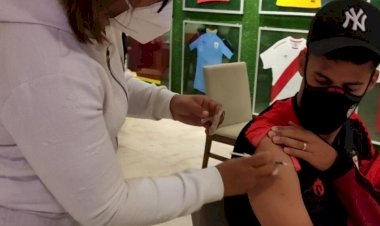Atlético Goianiense é o primeiro time brasileiro de futebol vacinado contra Covid-19