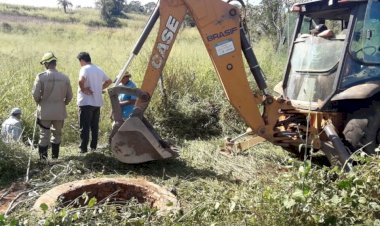 Bombeiros tiram vaca de uma cisterna em Carmo do Rio Verde