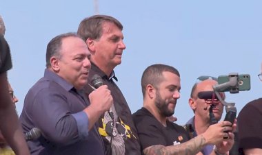 Exército deverá pedir explicações a Pazuello por ida a ato com Bolsonaro