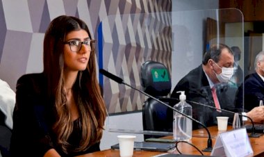 Ex-atriz pornô Mia Khalifa publica montagem no Senado Federal depois de citação