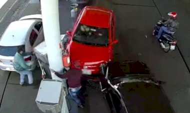 Em Goiás: Homem confude pedais e bate carro contra bomba de combustível