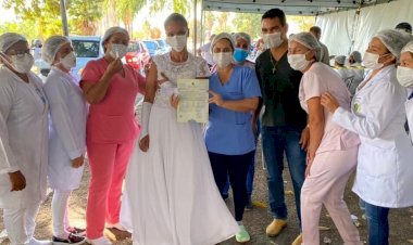 Em Goianésia, noiva se casa e vai ao posto tomar 1ª dose da vacina