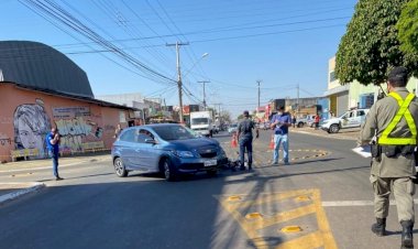 Em Goiás: Acidente entre carro e ''mobilete'' deixa um em estado gravíssimo