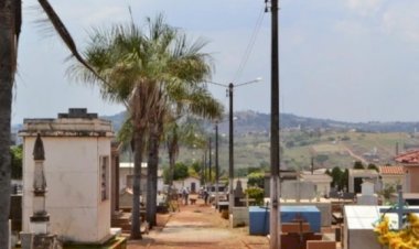 Sepultura de jovem morto em Jaraguá é violada e caixão aberto em Rialma