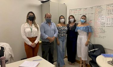 O Prefeito de Ceres, Edmario Barbosa, e a Secretária Municipal de Saúde, Marjuery Seabra, iniciaram a semana com uma reunião bastante produtiva na SAIS