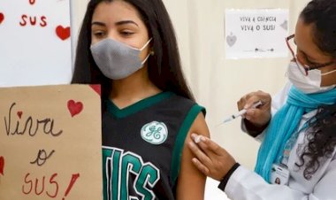 Ministério pede suspensão de vacinação de jovens; Goiás segue até posição da Anvisa
