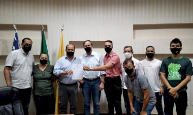 Prefeito de Ceres, Edmario e o vice, Dino Ayres recebem visita do Deputado Estadual Antônio Gomides