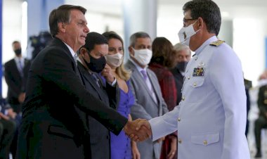 Bolsonaro afirma que Forças Armadas não cumpririam “uma ordem absurda”