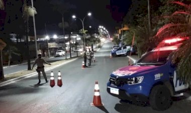 Em Goianésia homem é preso após mostrar órgão genital e atacar vítimas com faca