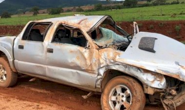 Cinco pessoas são socorridas na BR-070 em Jaraguá após saída de pista