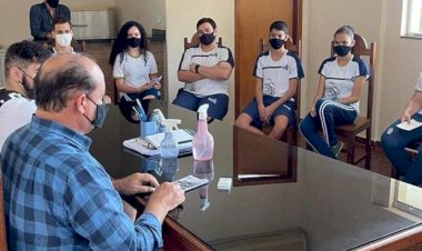 Prefeitura de Ceres apoia projeto estudantes de atitude CEPI João XXIII de Ceres que mobiliza alunos para doar sangue