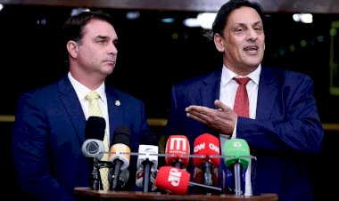 Advogado de Flávio Bolsonaro, Wassef é barrado no STF porque não comprovou vacinação
