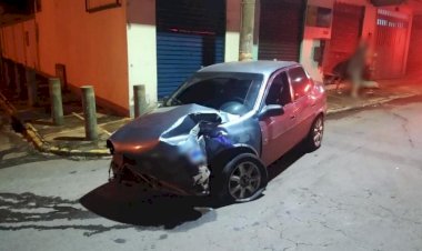 Em Goiás: Motorista embriagado colide veículo em porta de estabelecimento e foge