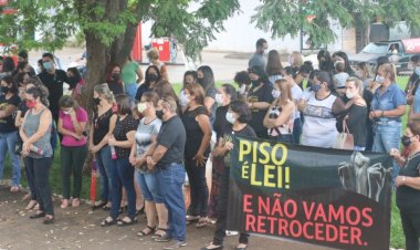 Professores de Rubiataba fazem ato por reajuste de 33% no piso salarial