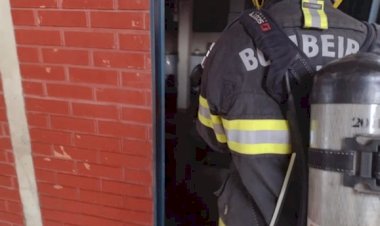 Raio provoca incêndio em Escola de Goianésia durante temporal e Bombeiros são acionados