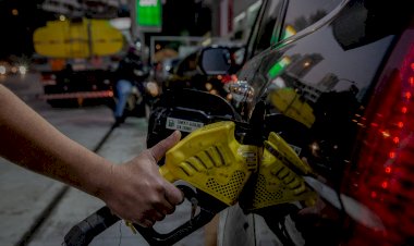 De Lula a Bolsonaro, política quer tabelar gasolina, dar dinheiro a rico e quebrar Petrobras