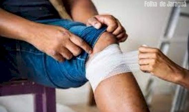 Em Jaraguá homem ciumento agride a namorada e o filho e risca a vítima com uma faca
