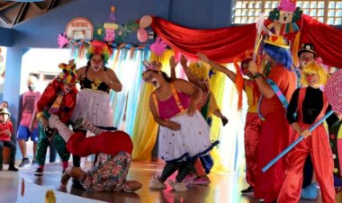 Dia do Circo é comemorado com palhaços e brincadeiras na Escola Municipal Pequeno Príncipe em Ceres