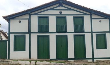 Governo de Goiás assume e autoriza reforma de teatro tombado em Pirenópolis