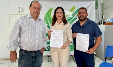 Prefeito de Ceres empossa Secretária de Educação, Secretário Municipal de Desenvolvimento Econômico e Servidores aprovados em Concurso Público