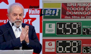 Lula vai à Justiça contra decreto de Bolsonaro que obriga postos a exibir preço com a redução do ICMS
