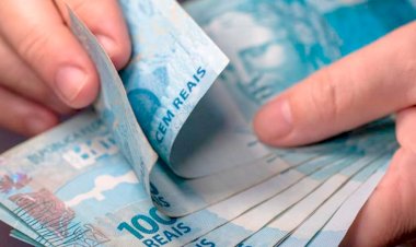 Governo Federal prevê salário mínimo de R$ 1.294 em 2023