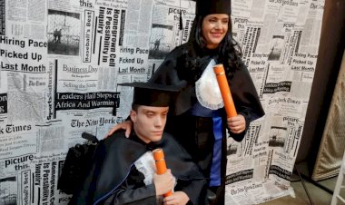 Em Goiás: Mãe faz faculdade de psicologia para ajudar filho com deficiência e se forma junto com ele