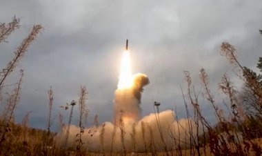 Guerra na Ucrânia: comandantes russos discutiram uso de armas nucleares, dizem EUA
