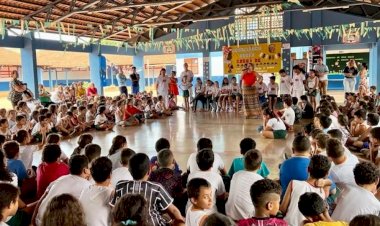 Escola Municipal Pequeno Príncipe em Ceres comemora o dia da consciência negra