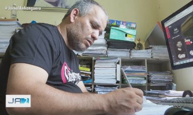Palhaço e vendedor ambulante, homem realiza o sonho de passar em faculdade federal para medicina: ' Sensação única'