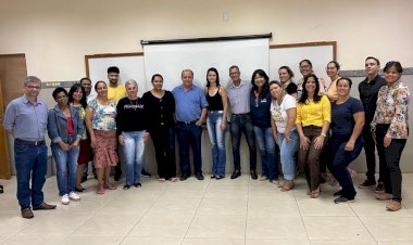 Colaboradores se capacitando para melhor atender o cidadão Ceresino