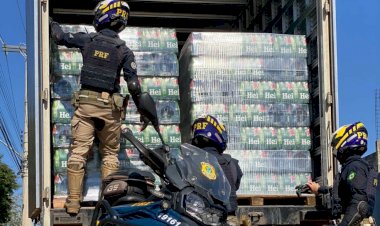 Em Goiás:  PRF apreende caminhão com carga irregular de cerveja avaliada em R$ 500 mil