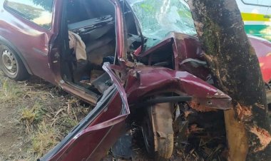 Acidente mata mulher e deixa homem e duas crianças feridas na BR-153, em Nova Glória