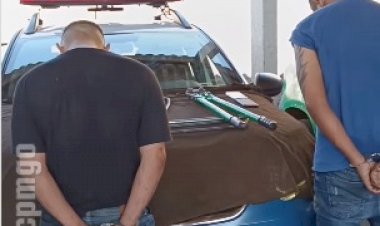 Dupla é presa por furtar estepes de camionetes na Grande Goiânia