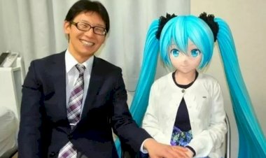 Japonês que 'se casou' com holograma afirma que nunca traiu: