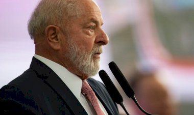 Após cirurgia, Lula dá os primeiros passos com andador antes da expectativa dos médicos