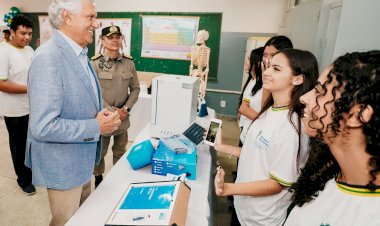 Governo amplia Bolsa Estudo até 2026 e estende ao 9º ano
