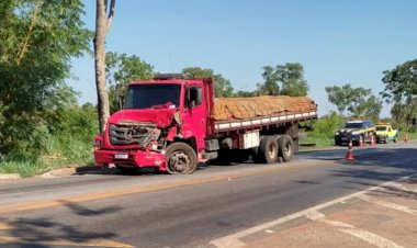 Em Goiás: Caminhoneiro alcoolizado provoca acidente na BR-153