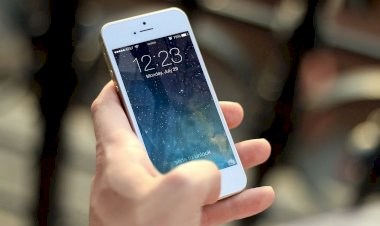 Apple ultrapassa Samsung após 12 anos e lidera produção mundial de celulares