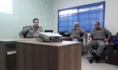Aconteceu no Auditório do 10º CRPM em Ceres, coletiva de Imprensa com diversos veículos de comunicação