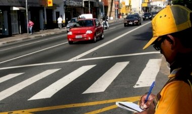 É possível trocar uma multa de trânsito por uma advertência? Entenda