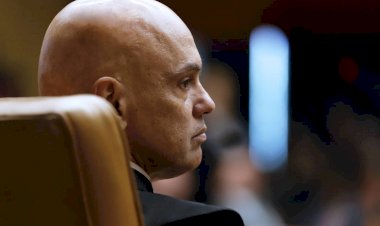 Moraes determina multa de R$ 50 mil a quem acessar X, de Elon Musk, no Brasil